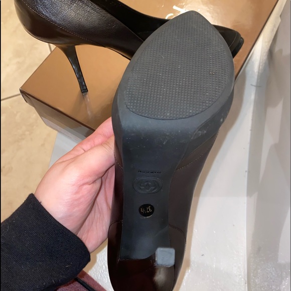 Gucci Heels! - Picture 4 of 7